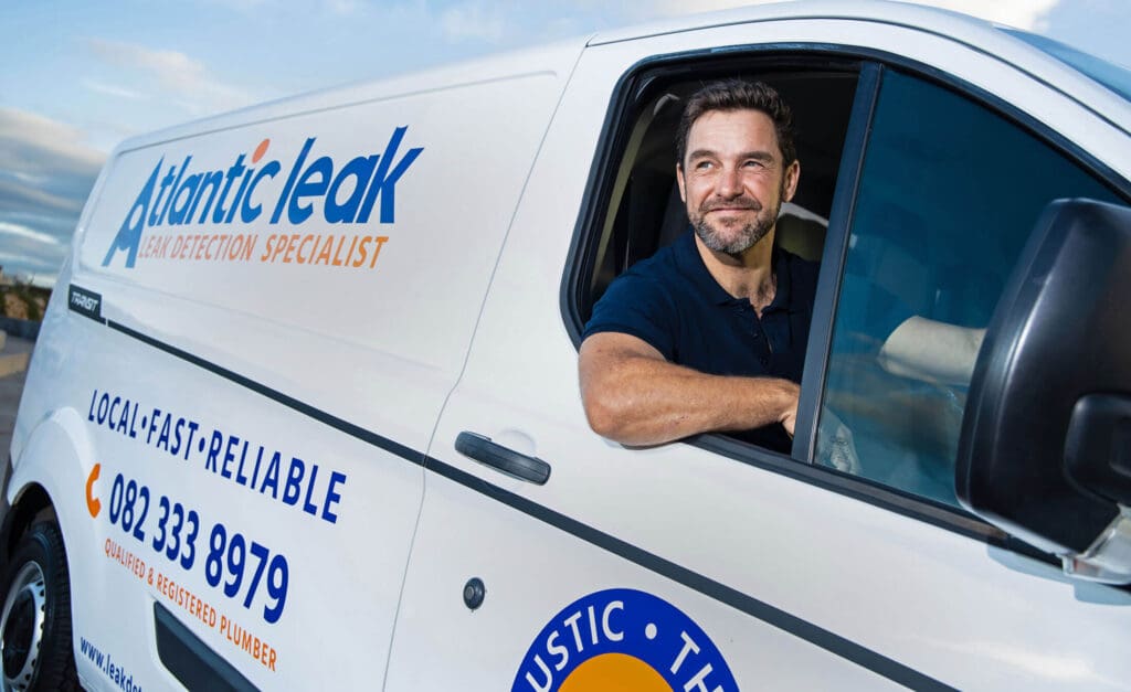 Pool-leak-detection-specialist